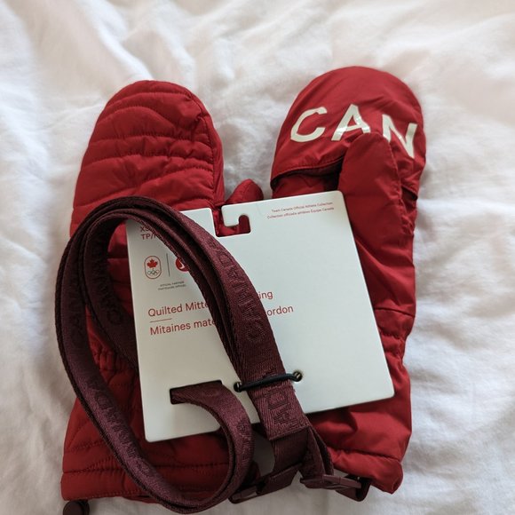 Lululemon Team Canada Quilted Mittens on String COC Logo, Sport Red / Maple Meta - Picture 2 of 8